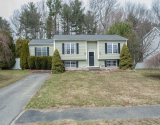 377 Rumonoski Dr, Northbridge, Massachusetts, 3 Bedrooms Bedrooms, 6 Rooms Rooms,2 BathroomsBathrooms,Residential,For Sale,Rumonoski Dr,73492973