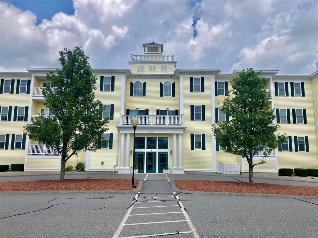 1818 Main St, Holden, Massachusetts, 2 Bedrooms Bedrooms, 4 Rooms Rooms,2 BathroomsBathrooms,Residential,For Sale,Main St,73495171