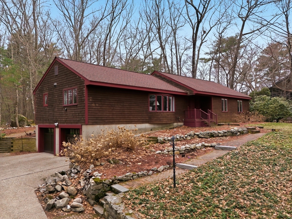 1015 Johnson, North Andover, Massachusetts, 3 Bedrooms Bedrooms, 7 Rooms Rooms,2 BathroomsBathrooms,Residential,For Sale,Johnson,73495189