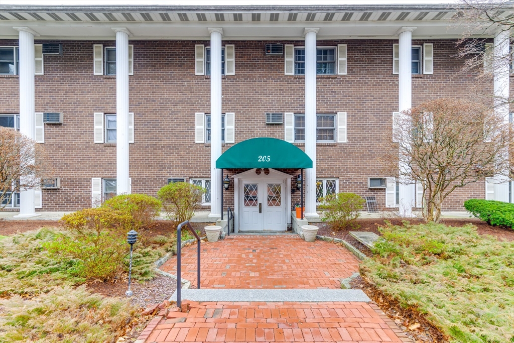 205 Great Road, Acton, Massachusetts, 1 Bedroom Bedrooms, 3 Rooms Rooms,1 BathroomBathrooms,Residential,For Sale,Great Road,73495186