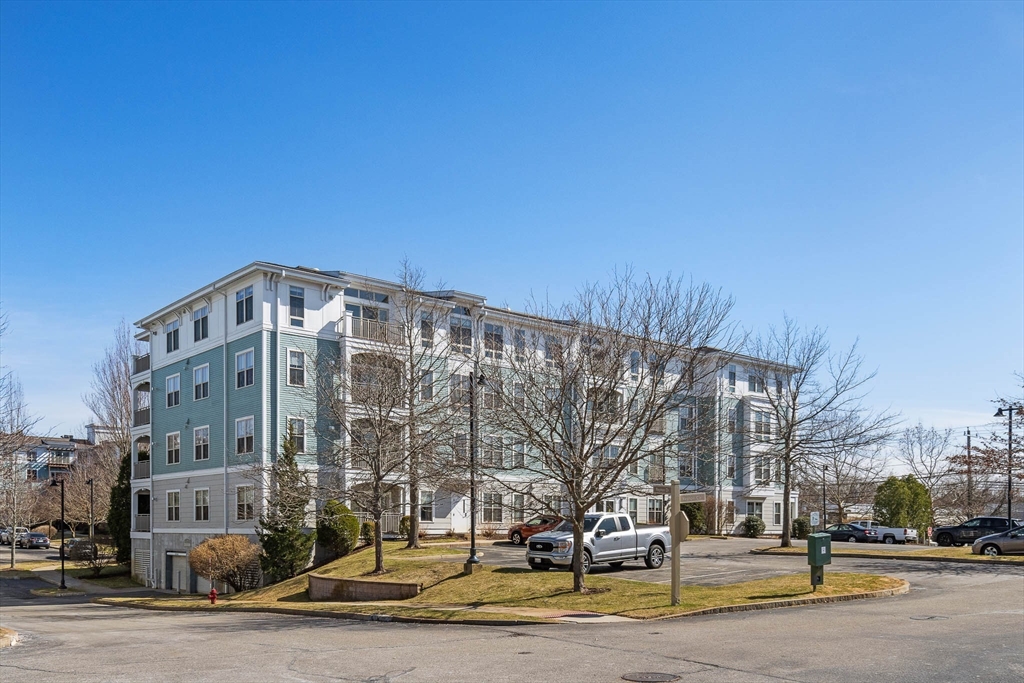 4 Repton Cir, Watertown, Massachusetts, 1 Bedroom Bedrooms, 5 Rooms Rooms,1.5 BathroomsBathrooms,Residential,For Sale,Repton Cir,73495121