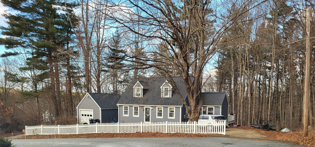 13 Ridge Rd, Southbridge, Massachusetts, 3 Bedrooms Bedrooms, 6 Rooms Rooms,1 BathroomBathrooms,Residential,For Sale,Ridge Rd,73464541