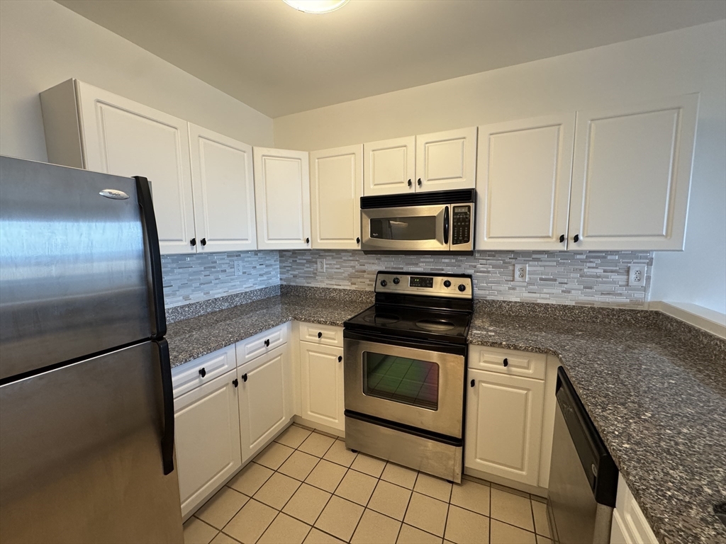 1 Cityview Lane, Quincy, Massachusetts, 1 Bedroom Bedrooms, 3 Rooms Rooms,1 BathroomBathrooms,Residential Lease,For Rent,Cityview Lane,73464276