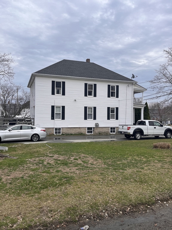 332 Albert St, Fall River, Massachusetts, 4 Bedrooms Bedrooms, 10 Rooms Rooms,2 BathroomsBathrooms,Residential Income,For Sale,Albert St,73495442