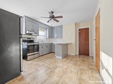 63 Moran Street, North Attleboro, Massachusetts, 3 Bedrooms Bedrooms, 5 Rooms Rooms,1 BathroomBathrooms,Residential Lease,For Rent,Moran Street,73495443