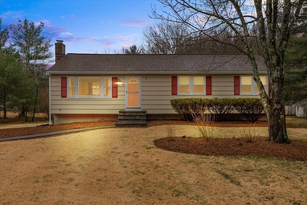 139 Wolomolopoag St, Sharon, Massachusetts, 3 Bedrooms Bedrooms, 6 Rooms Rooms,2 BathroomsBathrooms,Residential,For Sale,Wolomolopoag St,73495438