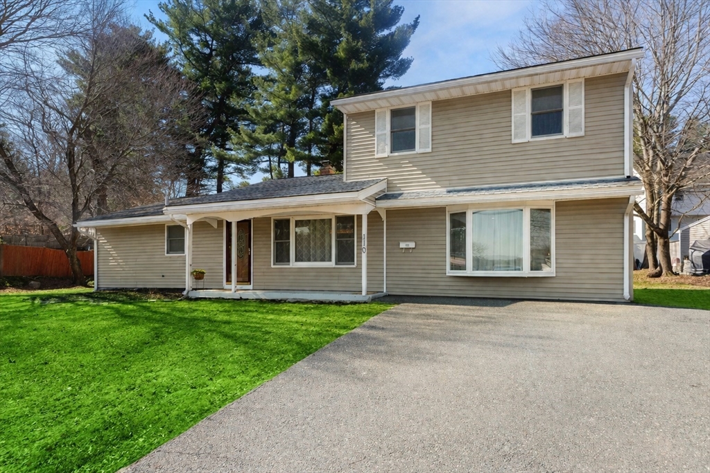 110 Russell St, Peabody, Massachusetts, 4 Bedrooms Bedrooms, 6 Rooms Rooms,2 BathroomsBathrooms,Residential,For Sale,Russell St,73495284