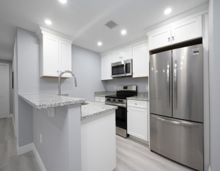 245 Elm, Braintree, Massachusetts, 2 Bedrooms Bedrooms, 5 Rooms Rooms,2 BathroomsBathrooms,Residential Lease,For Rent,Elm,73495456