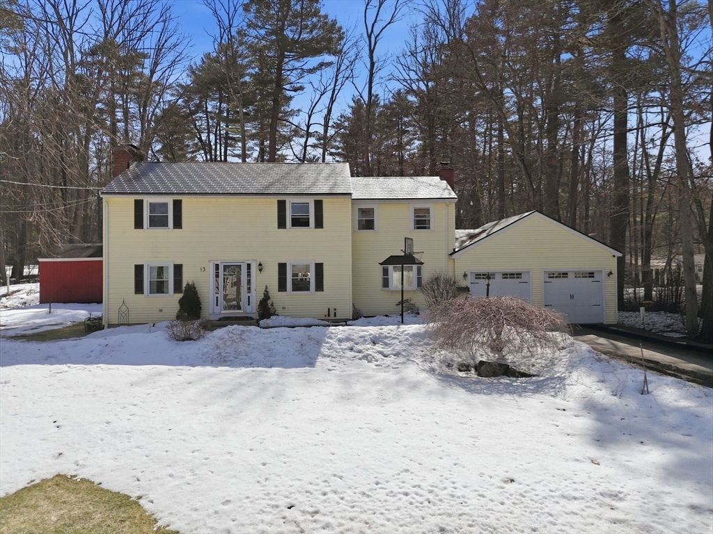 13 Woodlawn Dr, Sturbridge, Massachusetts, 4 Bedrooms Bedrooms, 8 Rooms Rooms,2.5 BathroomsBathrooms,Residential,For Sale,Woodlawn Dr,73488348