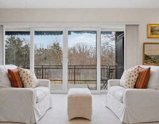 1210 Greendale Ave, Needham, Massachusetts, 2 Bedrooms Bedrooms, 5 Rooms Rooms,2 BathroomsBathrooms,Residential,For Sale,Greendale Ave,73495459