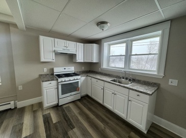 198 Jackson St, Lawrence, Massachusetts, 2 Bedrooms Bedrooms, 4 Rooms Rooms,1 BathroomBathrooms,Residential Lease,For Rent,Jackson St,73495446