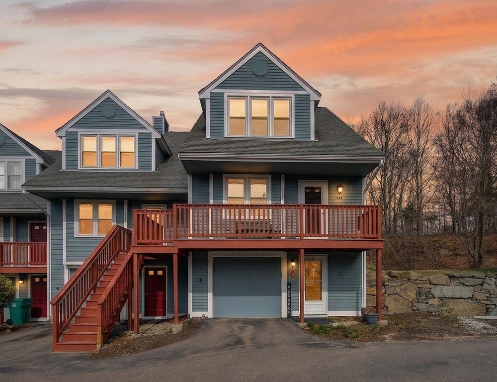 1001 Brookhaven Ln, Woonsocket, Rhode Island, 2 Bedrooms Bedrooms, 6 Rooms Rooms,2 BathroomsBathrooms,Residential,For Sale,Brookhaven Ln,73495310