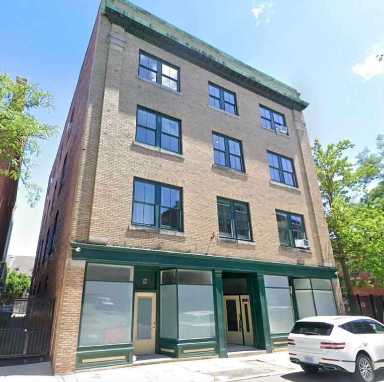 92 Gorham St, Lowell, Massachusetts, 3 Bedrooms Bedrooms, 5 Rooms Rooms,1 BathroomBathrooms,Residential Lease,For Rent,Gorham St,73495477