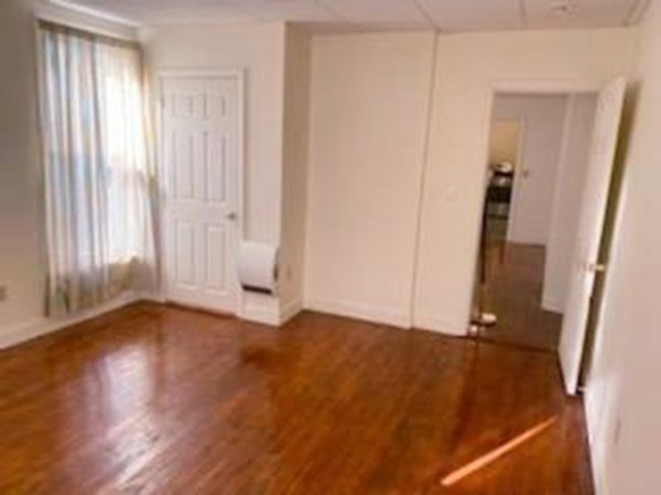 36 North Street, Haverhill, Massachusetts, 2 Bedrooms Bedrooms, 4 Rooms Rooms,1 BathroomBathrooms,Residential Lease,For Rent,North Street,73495488