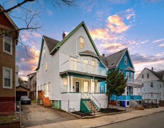 112 Ashland Street, Malden, Massachusetts, 5 Bedrooms Bedrooms, 12 Rooms Rooms,3 BathroomsBathrooms,Residential Income,For Sale,Ashland Street,73495494