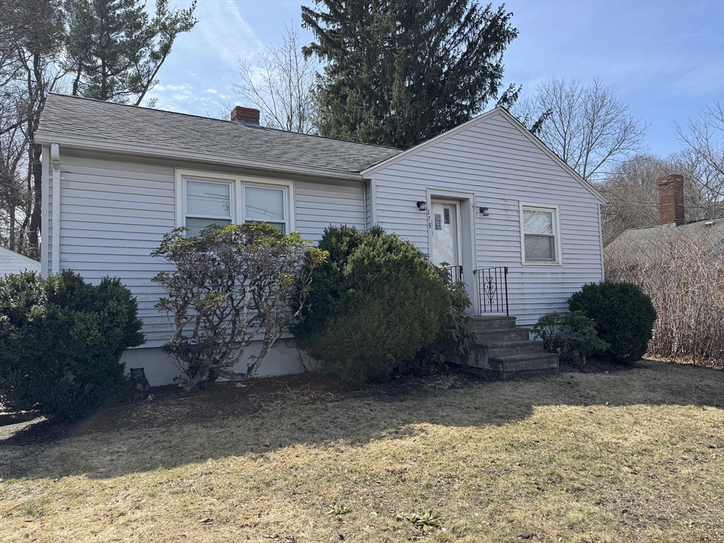173 Pleasant St, Clinton, Massachusetts, 3 Bedrooms Bedrooms, 6 Rooms Rooms,1 BathroomBathrooms,Residential Lease,For Rent,Pleasant St,73495285