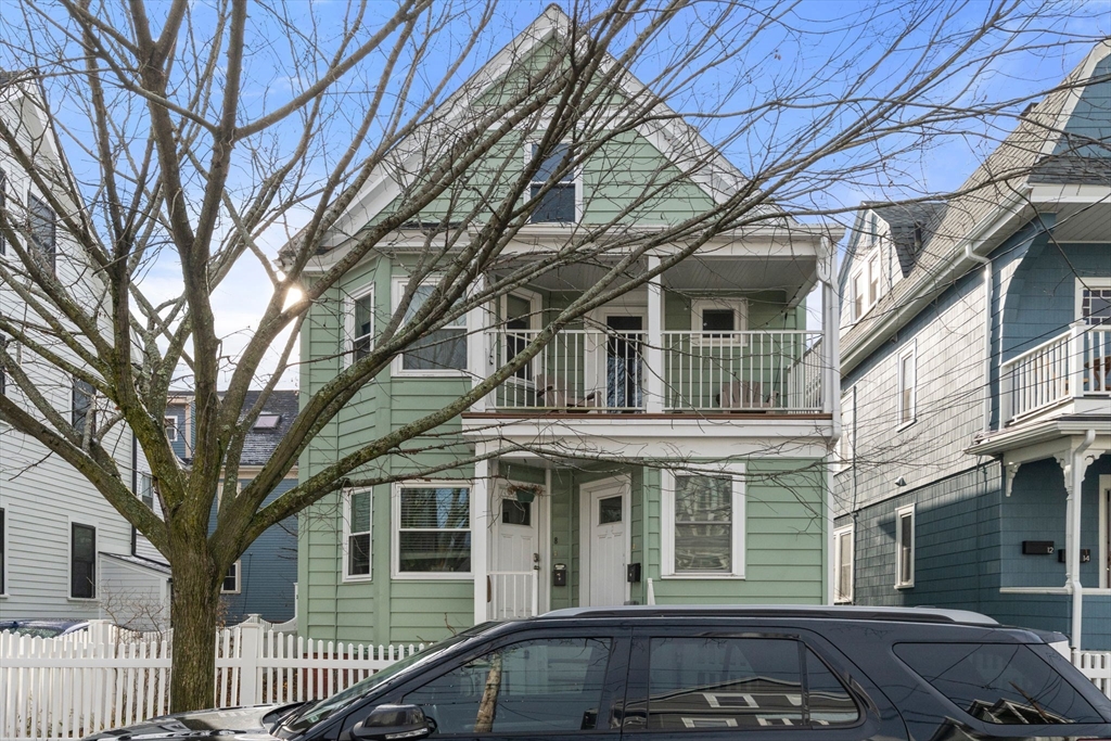 8 Seven Pines, Cambridge, Massachusetts, 5 Bedrooms Bedrooms, 12 Rooms Rooms,3 BathroomsBathrooms,Residential Income,For Sale,Seven Pines,73473602