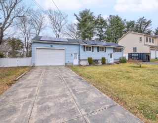 8 Leonard Dr, Southborough, Massachusetts, 3 Bedrooms Bedrooms, 6 Rooms Rooms,2 BathroomsBathrooms,Residential Lease,For Rent,Leonard Dr,73469265