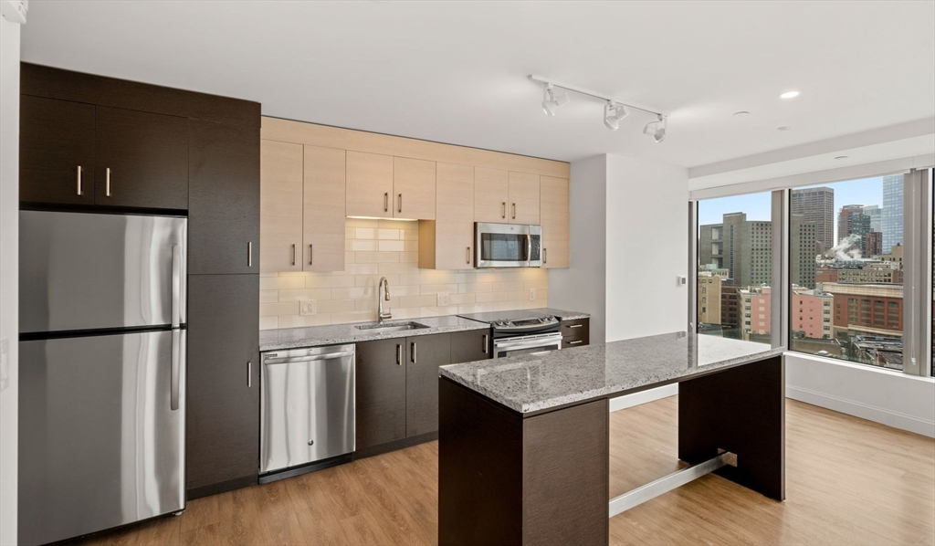 99 Kneeland St, Boston, Massachusetts, 2 Bedrooms Bedrooms, 4 Rooms Rooms,2 BathroomsBathrooms,Residential Lease,For Rent,Kneeland St,73495334