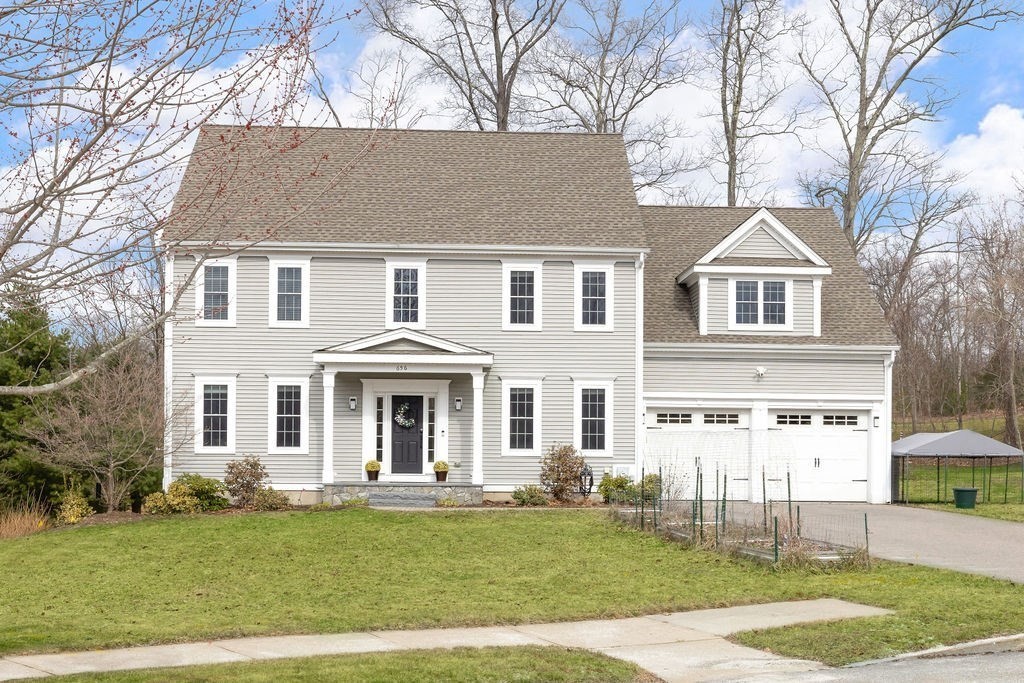 656 Shining Rock Dr, Northbridge, Massachusetts, 4 Bedrooms Bedrooms, 8 Rooms Rooms,2.5 BathroomsBathrooms,Residential,For Sale,Shining Rock Dr,73495353
