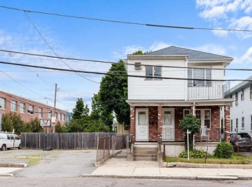 131 Yale St., Medford, Massachusetts, 3 Bedrooms Bedrooms, 5 Rooms Rooms,1 BathroomBathrooms,Residential Lease,For Rent,Yale St.,73495378