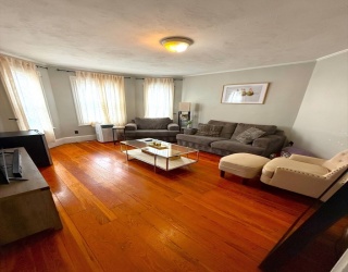 667 East 8th, Boston, Massachusetts, 2 Bedrooms Bedrooms, 5 Rooms Rooms,1 BathroomBathrooms,Residential Lease,For Rent,East 8th,73495396