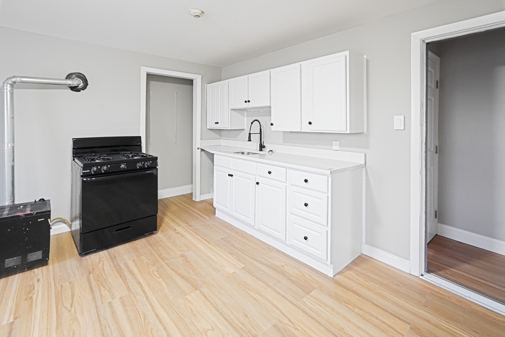 168 Lunenburg St., Fitchburg, Massachusetts, 3 Bedrooms Bedrooms, 5 Rooms Rooms,1 BathroomBathrooms,Residential Lease,For Rent,Lunenburg St.,73495502