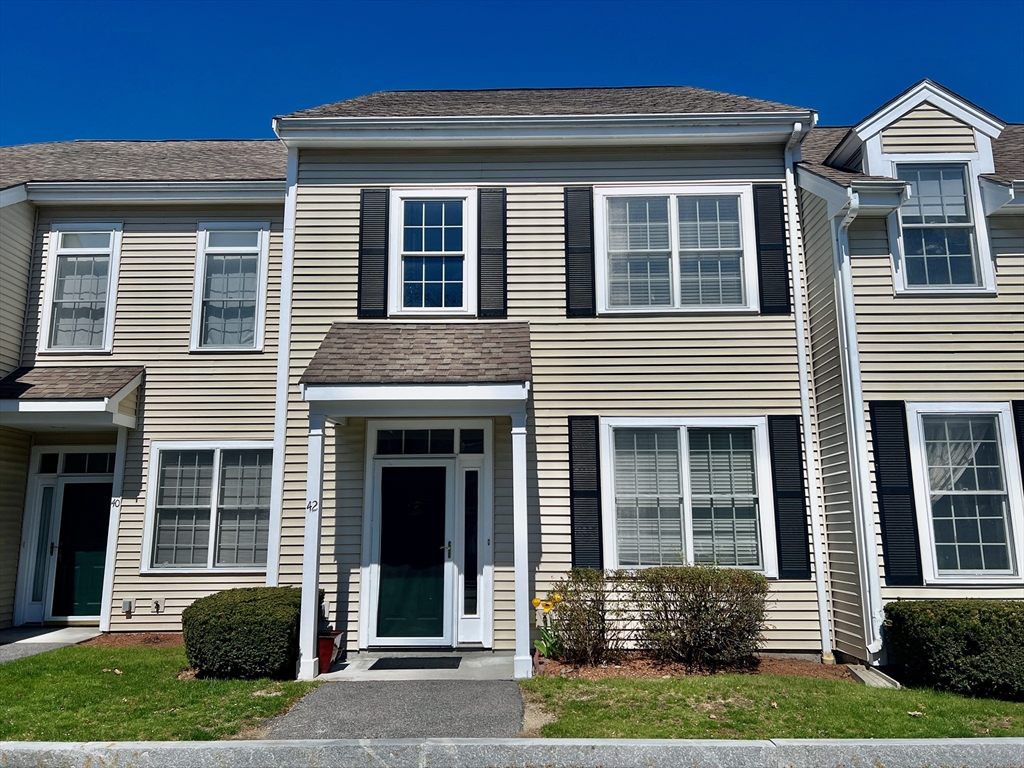42 Evergreen Cir, Canton, Massachusetts, 3 Bedrooms Bedrooms, 5 Rooms Rooms,2.5 BathroomsBathrooms,Residential Lease,For Rent,Evergreen Cir,73495510