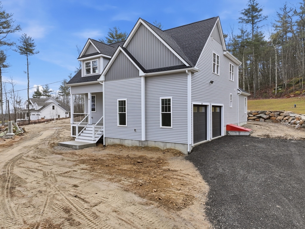 18 Lakeshore Drive, Douglas, Massachusetts, 3 Bedrooms Bedrooms, 6 Rooms Rooms,2.5 BathroomsBathrooms,Residential,For Sale,Lakeshore Drive,73495514