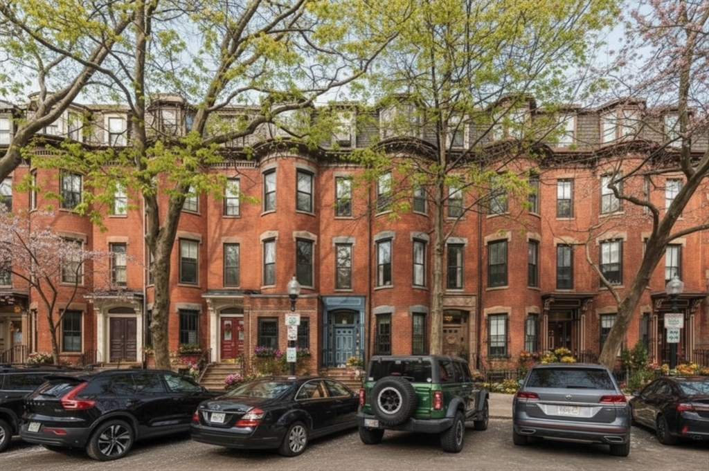 41 Warren Ave, Boston, Massachusetts, 1 Bedroom Bedrooms, 3 Rooms Rooms,1 BathroomBathrooms,Residential Lease,For Rent,Warren Ave,73495414