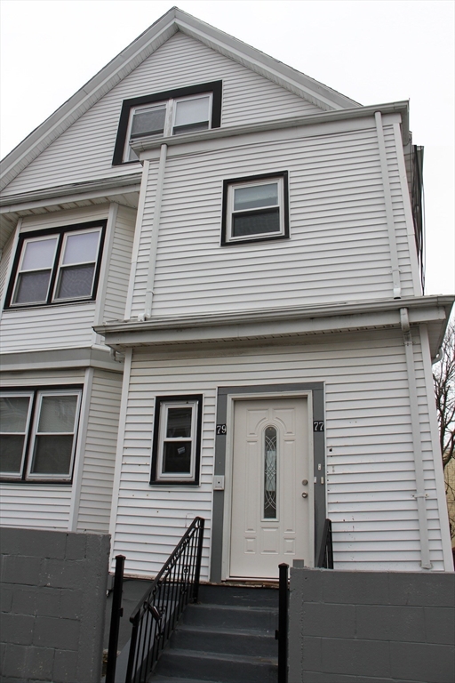 77-79 Willowwood St, Boston, Massachusetts, 6 Bedrooms Bedrooms, 12 Rooms Rooms,3 BathroomsBathrooms,Residential Income,For Sale,Willowwood St,73495538