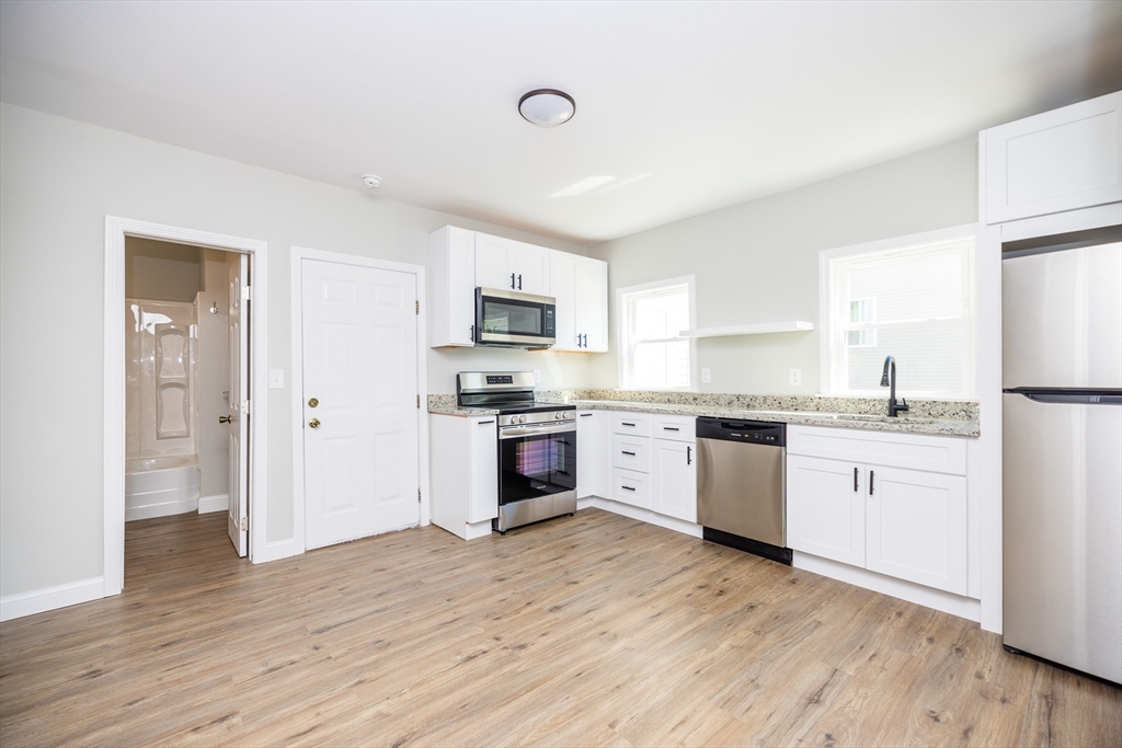 5 S Harlem St, Worcester, Massachusetts, 2 Bedrooms Bedrooms, 5 Rooms Rooms,1 BathroomBathrooms,Residential Lease,For Rent,S Harlem St,73495541