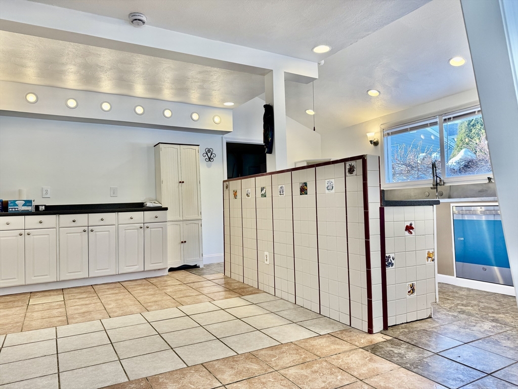 109 Forest Rd, Salisbury, Massachusetts, 3 Bedrooms Bedrooms, 8 Rooms Rooms,2 BathroomsBathrooms,Residential,For Sale,Forest Rd,73495544