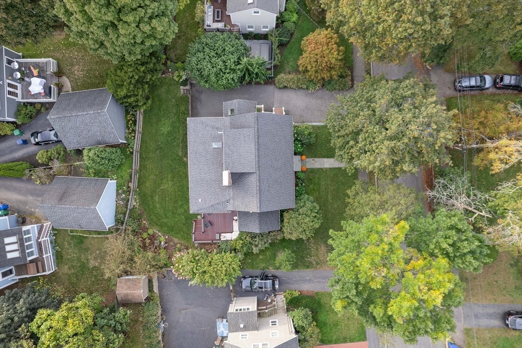 27 Tennyson Rd, Newton, Massachusetts, 3 Bedrooms Bedrooms, 12 Rooms Rooms,3 BathroomsBathrooms,Residential,For Sale,Tennyson Rd,73472217