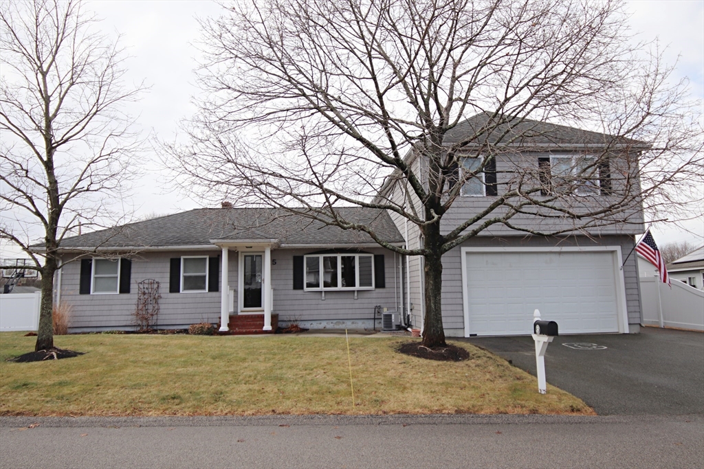 5 Trudy Terr., Canton, Massachusetts, 6 Bedrooms Bedrooms, 10 Rooms Rooms,2.5 BathroomsBathrooms,Residential,For Sale,Trudy Terr.,73473743