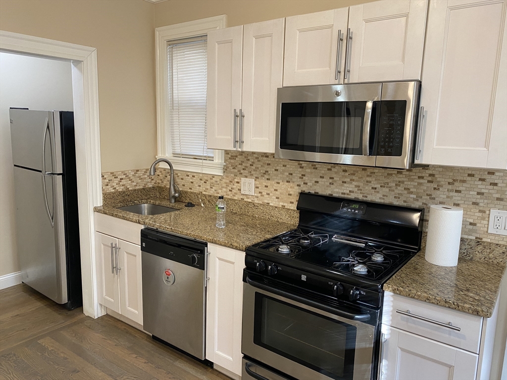 8 Buckley Ave, Boston, Massachusetts, 4 Bedrooms Bedrooms, 5 Rooms Rooms,1 BathroomBathrooms,Residential Lease,For Rent,Buckley Ave,73495613