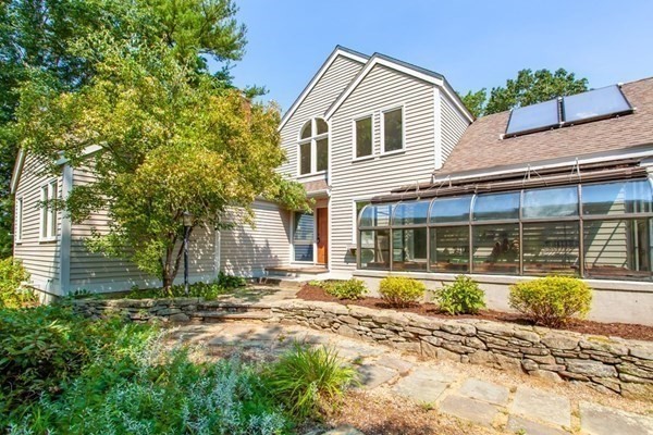 2160 Main St, Concord, Massachusetts, 4 Bedrooms Bedrooms, 9 Rooms Rooms,3.5 BathroomsBathrooms,Residential Lease,For Rent,Main St,73495623