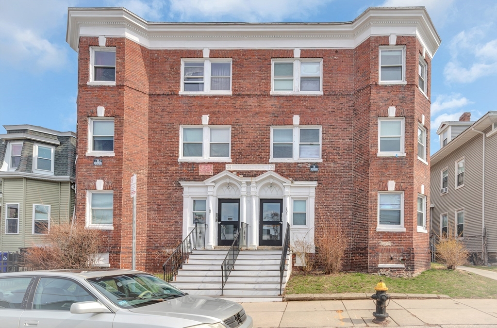 105 School Street, Boston, Massachusetts, 3 Bedrooms Bedrooms, 6 Rooms Rooms,2 BathroomsBathrooms,Residential Lease,For Rent,School Street,73495627