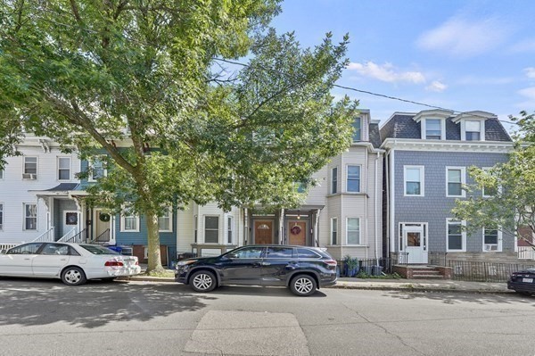 13 Telegraph St, Boston, Massachusetts, 2 Bedrooms Bedrooms, 3 Rooms Rooms,1.5 BathroomsBathrooms,Residential Lease,For Rent,Telegraph St,73495634