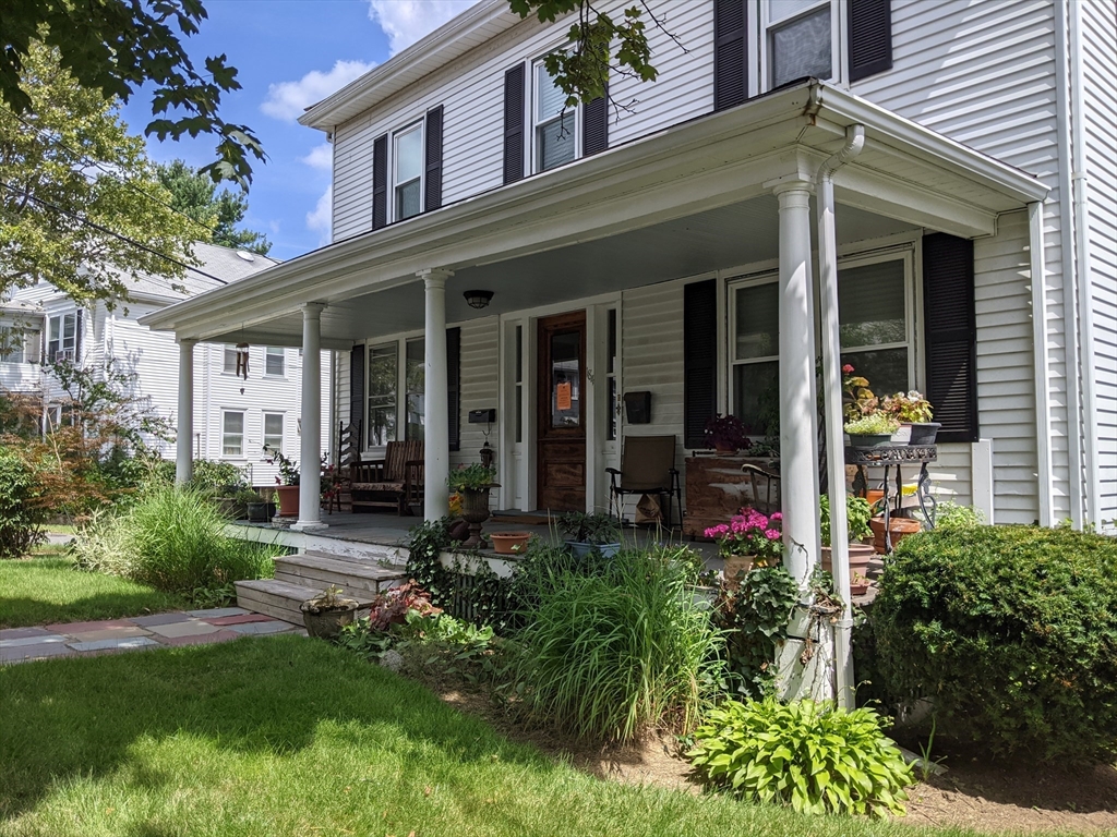 184 White St, Belmont, Massachusetts, 2 Bedrooms Bedrooms, 5 Rooms Rooms,1 BathroomBathrooms,Residential Lease,For Rent,White St,73495641