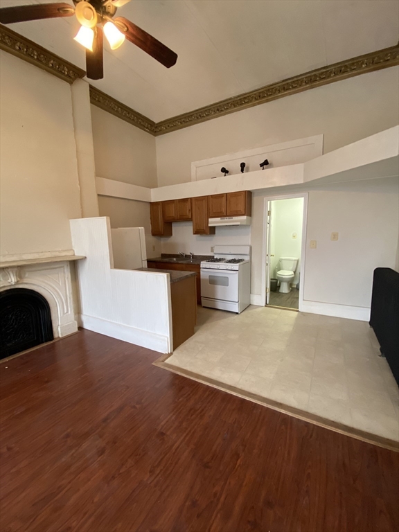 14 Monument Square, Boston, Massachusetts, 2 Rooms Rooms,1 BathroomBathrooms,Residential Lease,For Rent,Monument Square,73495571