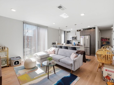 9 Central St, Somerville, Massachusetts, 2 Bedrooms Bedrooms, 5 Rooms Rooms,2 BathroomsBathrooms,Residential Lease,For Rent,Central St,73495657