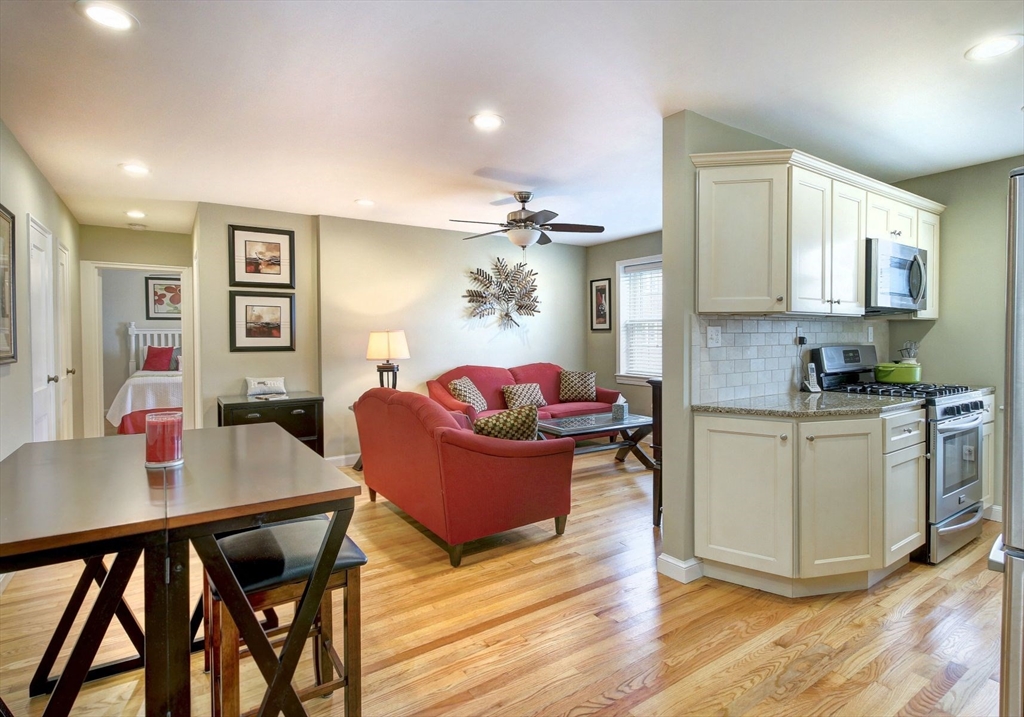 33 Lennon Court, Boston, Massachusetts, 1 Bedroom Bedrooms, 3 Rooms Rooms,1 BathroomBathrooms,Residential Lease,For Rent,Lennon Court,73495580