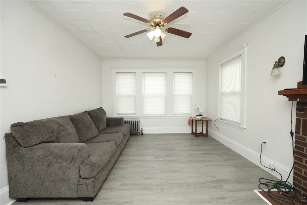 63 Pinckney St, Somerville, Massachusetts, 3 Bedrooms Bedrooms, 7 Rooms Rooms,1 BathroomBathrooms,Residential Lease,For Rent,Pinckney St,73495656