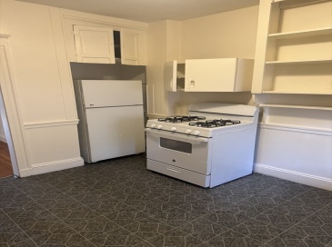 332 Salem, Malden, Massachusetts, 1 Bedroom Bedrooms, 4 Rooms Rooms,1 BathroomBathrooms,Residential Lease,For Rent,Salem,73473149