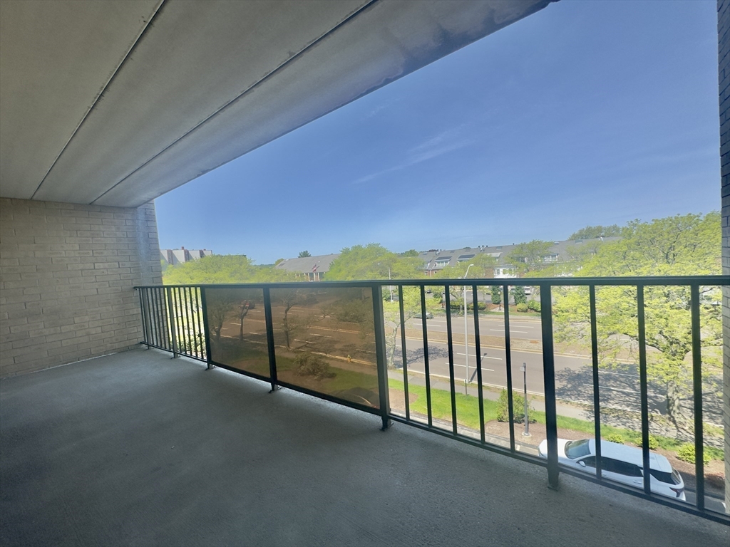 165 Quincy Shore Drive, Quincy, Massachusetts, 2 Bedrooms Bedrooms, 5 Rooms Rooms,2 BathroomsBathrooms,Residential Lease,For Rent,Quincy Shore Drive,73495704