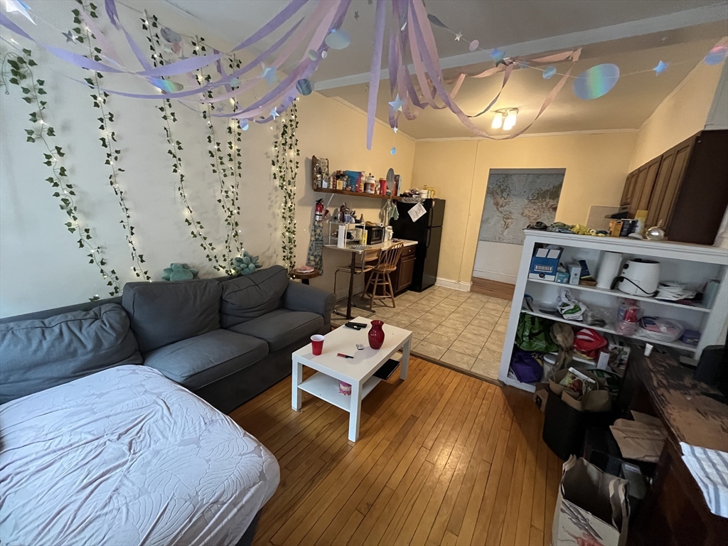 68 Egmont Street, Brookline, Massachusetts, 2 Bedrooms Bedrooms, 4 Rooms Rooms,1 BathroomBathrooms,Residential Lease,For Rent,Egmont Street,73495711