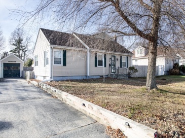 162 Wilbur Ave, Swansea, Massachusetts, 3 Bedrooms Bedrooms, 8 Rooms Rooms,1 BathroomBathrooms,Residential,For Sale,Wilbur Ave,73463383