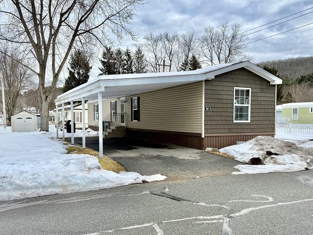 60 Quaboag Valley Co Op St, Palmer, Massachusetts, 2 Bedrooms Bedrooms, 6 Rooms Rooms,2 BathroomsBathrooms,Residential,For Sale,Quaboag Valley Co Op St,73479174