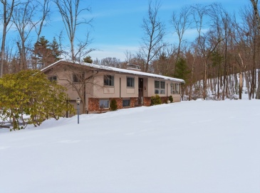 46 Brewster Road, Sudbury, Massachusetts, 5 Bedrooms Bedrooms, 12 Rooms Rooms,2.5 BathroomsBathrooms,Residential,For Sale,Brewster Road,73479001